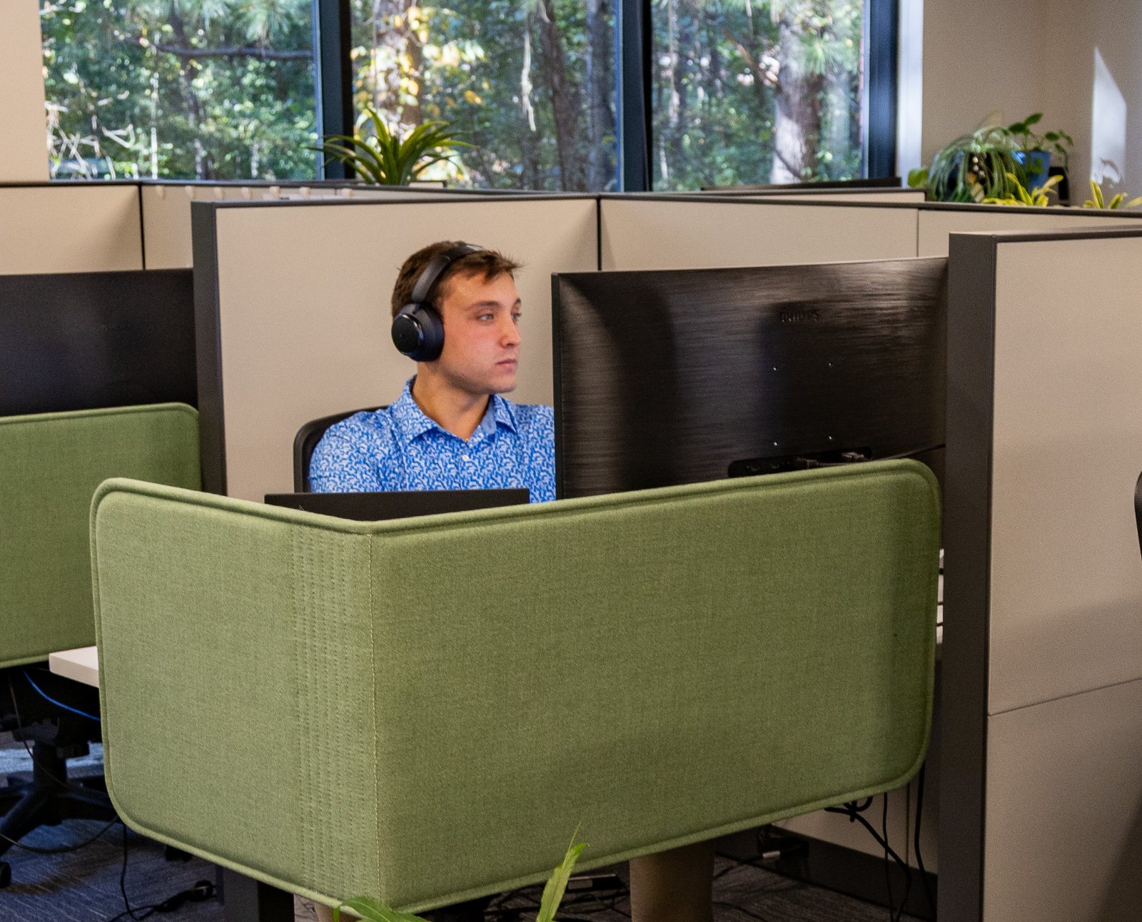 Back-office technical support team member